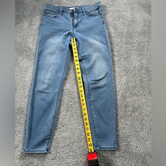 Forever 21 Light Blue Wash Skinny Jeans - Picture 4 of 4
